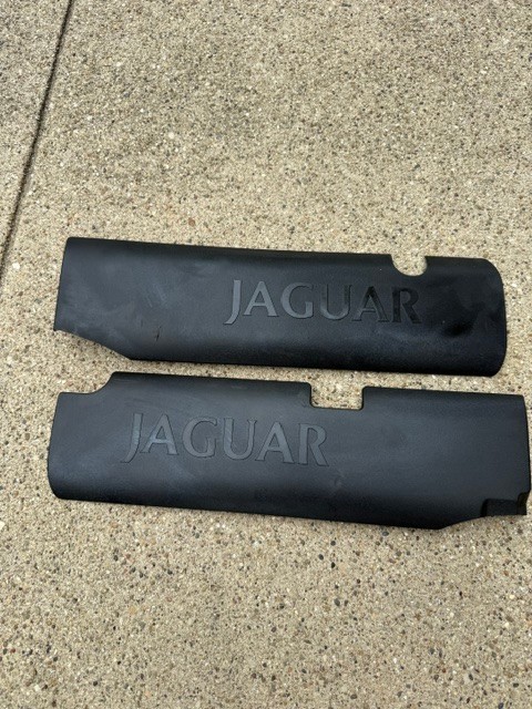 2005 Jaguar S Type 4.2 V8 Ignition coil Cover pair 2005 Jaguar S Type 4.2 V8 Ignition coil Cover pair