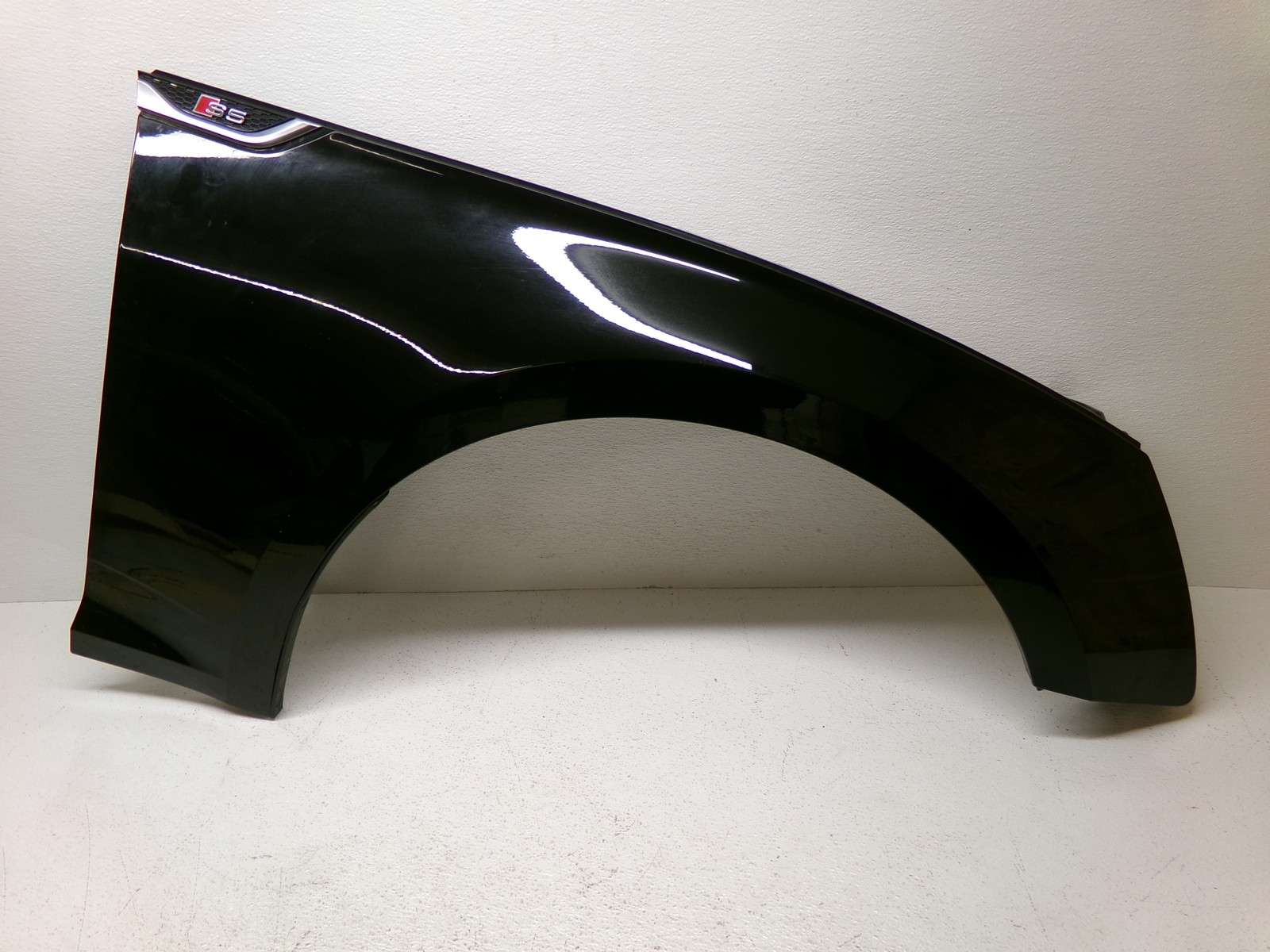2018-2024 Audi S5 Front Right Passenger Side Fender Panel 8W6821106B OEM