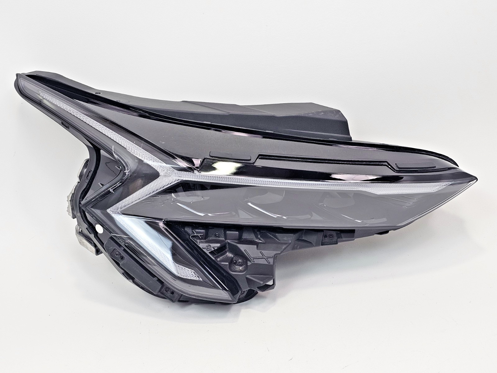 2025 2026 Kia K5 Headlight RIGHT PASSENGER RH SIDE OEM LED Reflector 92102L2550