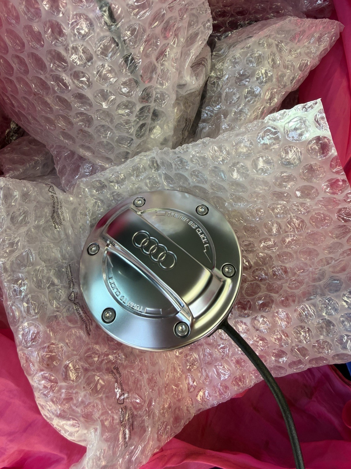 Original Audi Fuel Filler Gas Cap Cover Aluminium Look Audi Rings Logo 8Y0071000