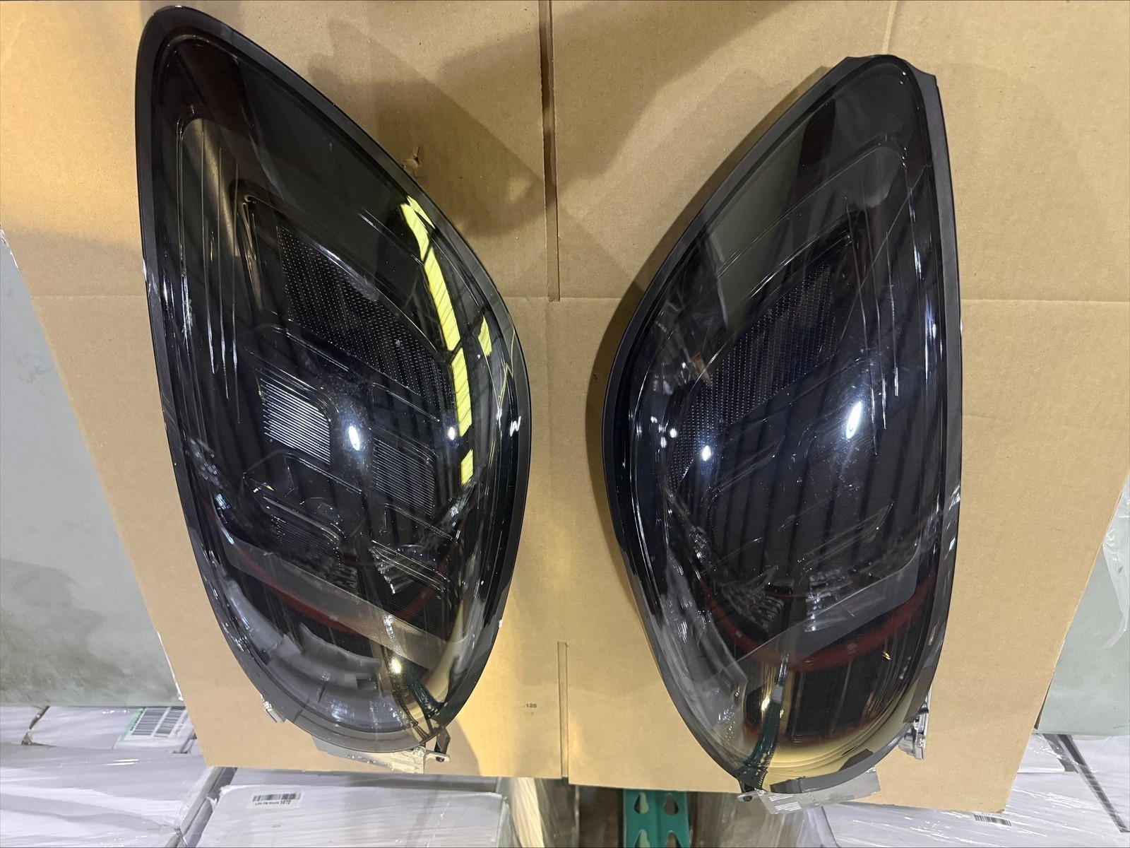 2PCS Used LED Headlights Assembly For Porsche Boxster Cayman 981 2014-2016 2PCS Used LED Headlights Assembly For Porsche Boxster Cayman 981 2014-2016