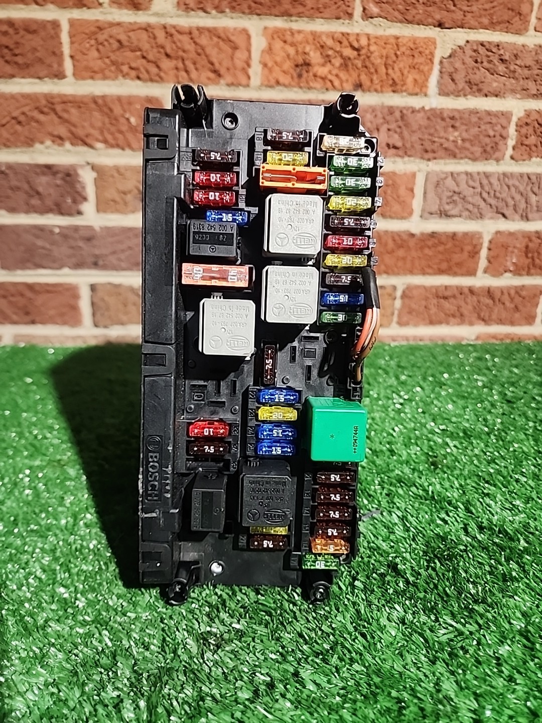 08-14 MERCEDES BENZ C350 C300 C250 FRONT SAM FUSE RELAY BOX MODULE A2129009805