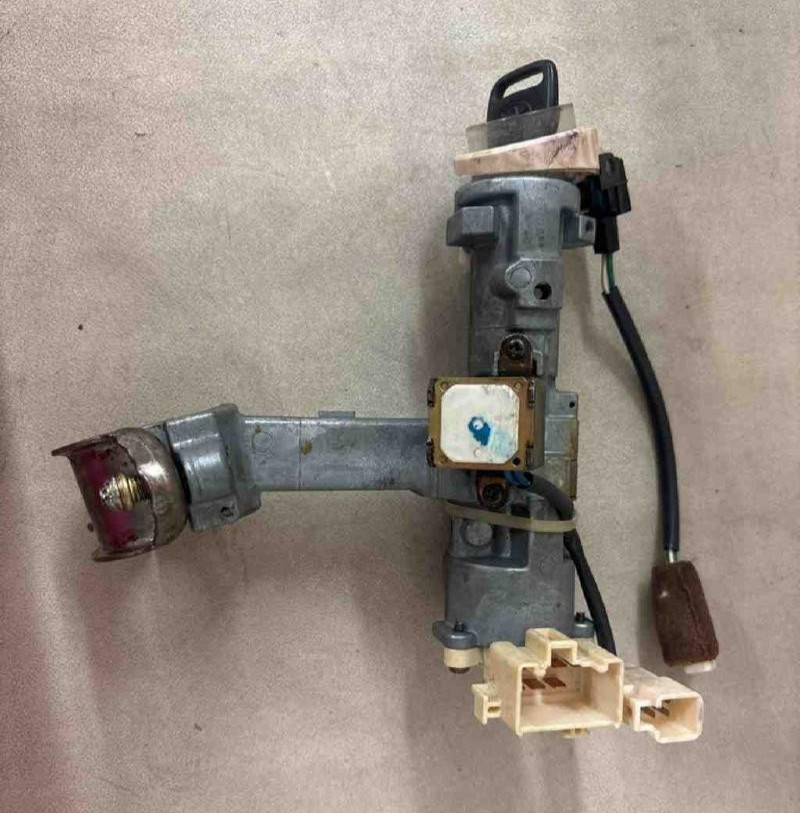 1995-2004 Toyota Tacoma Ignition Switch And Lock Cylinder With Key Assembly Oem