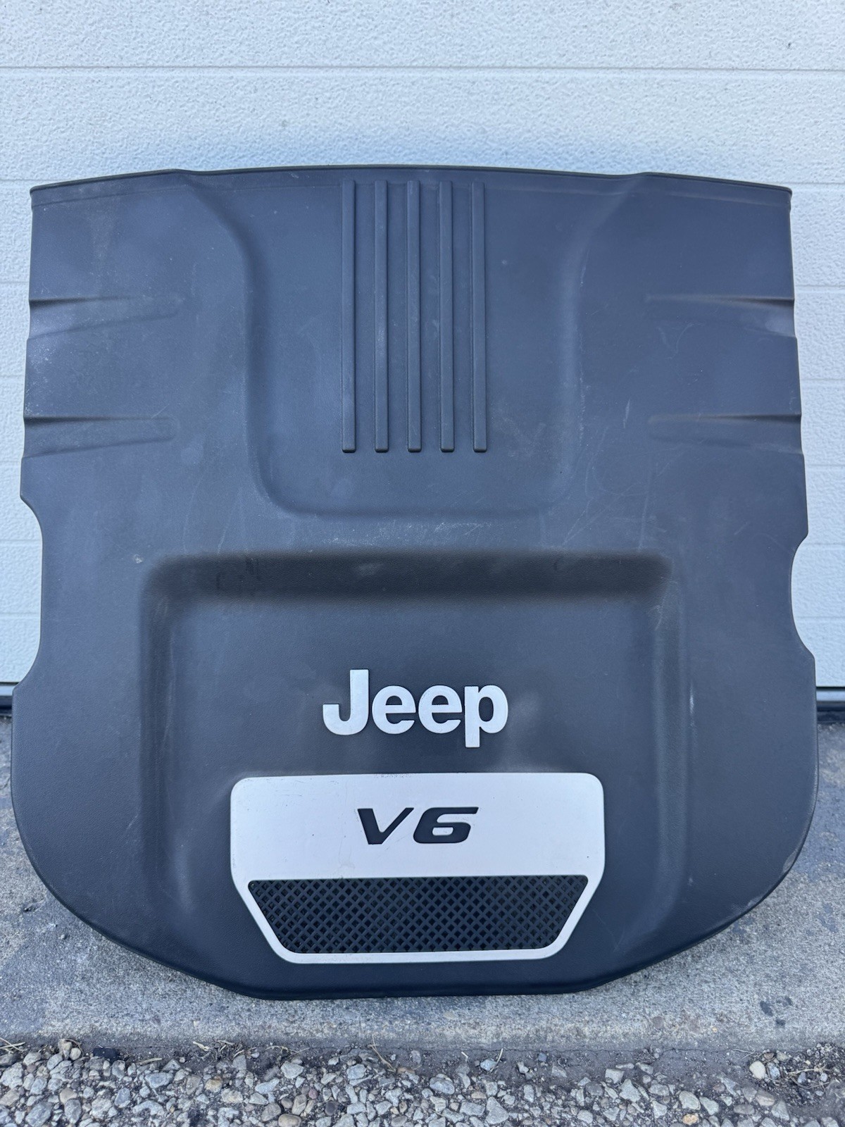 Used/ 2012 - 2018 Jeep Wrangler / Engine Cover/  Original Parts