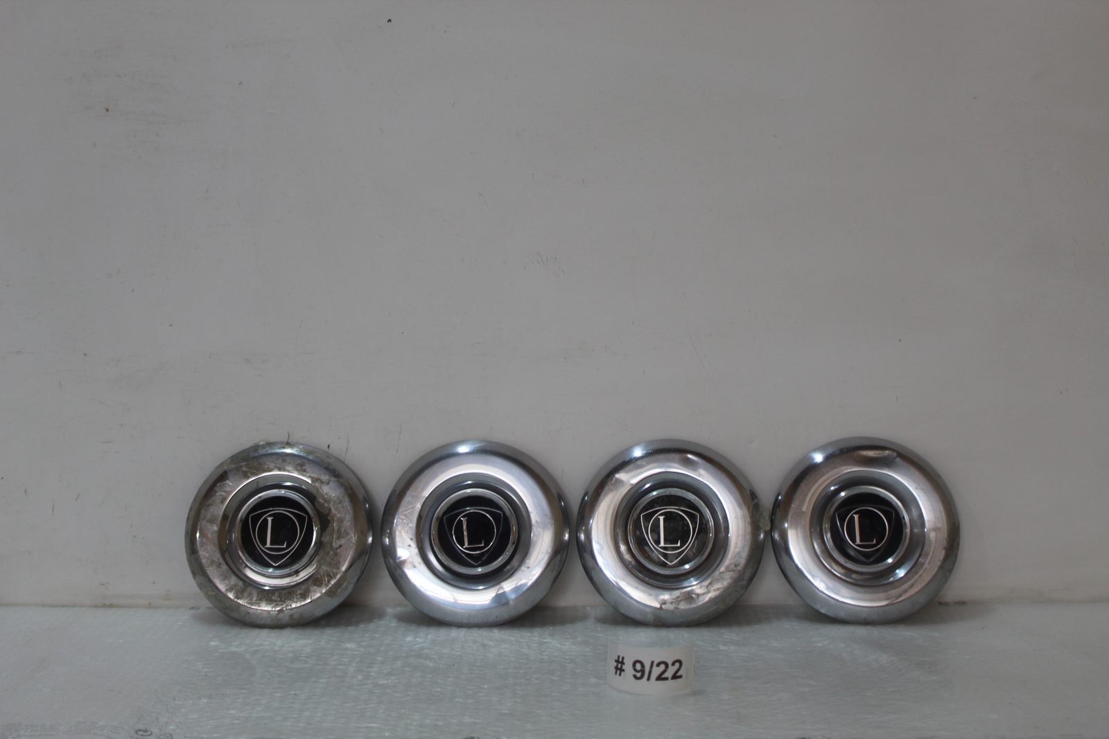 Set 4 Studs Wheel Caps for Lancia 2000 Sedan Lancia Flavia Original