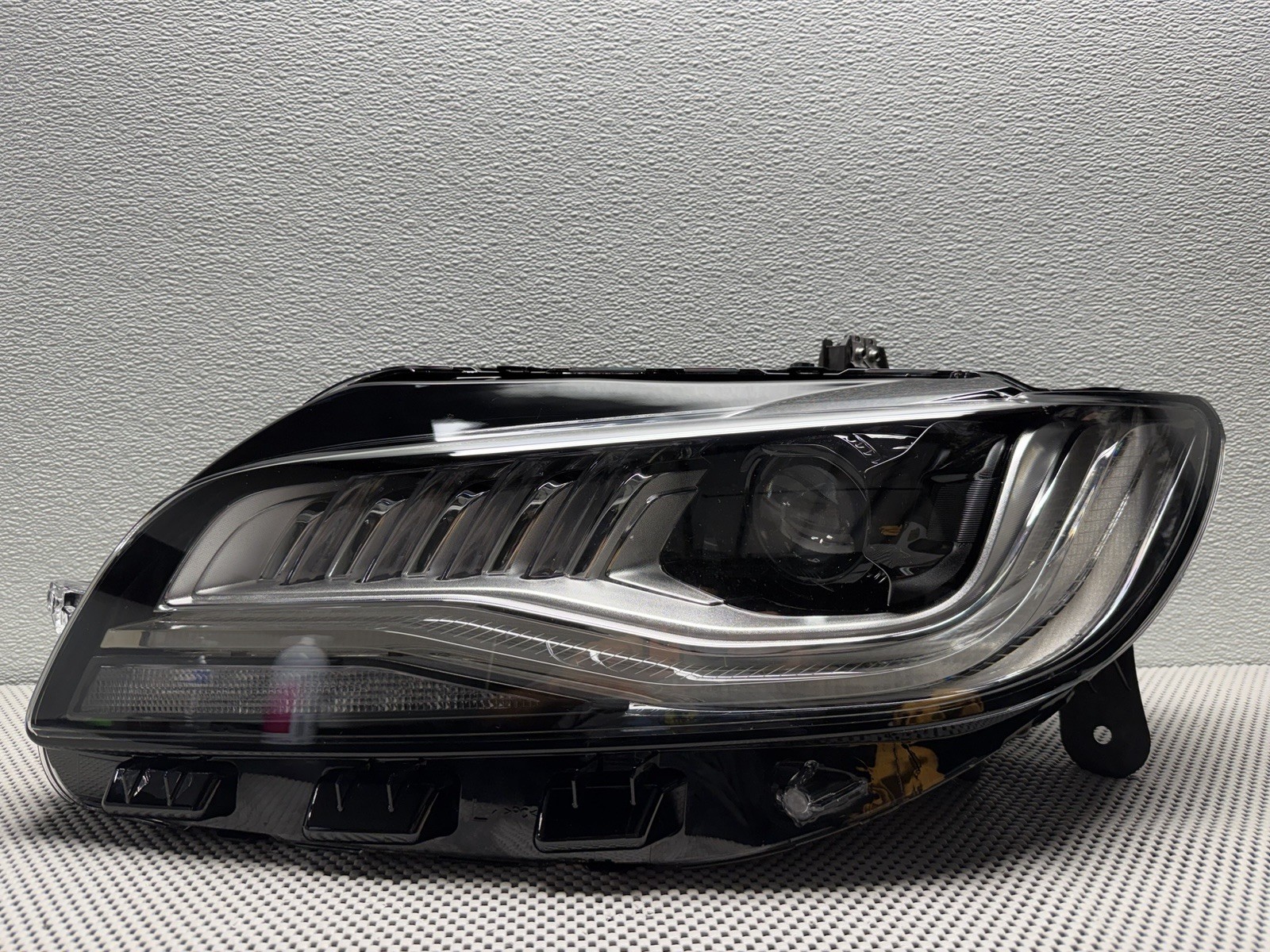 2017 2018 2019 2020 Lincoln MKZ Left OEM Xenon Headlight HP5Z13008P HID W/LED