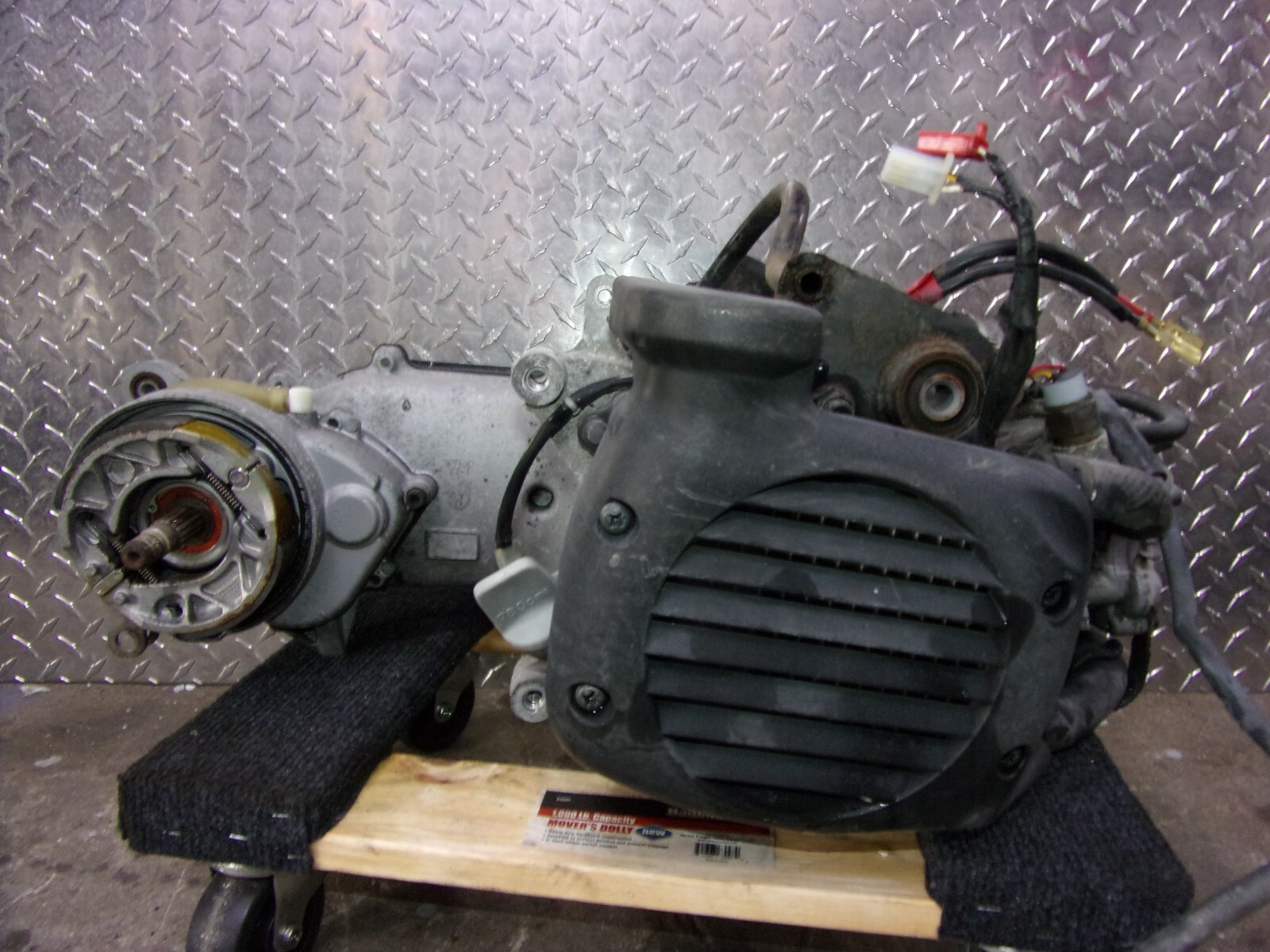 696 YAMAHA VINO XC50 50 2011 OEM ENGINE Q 122R