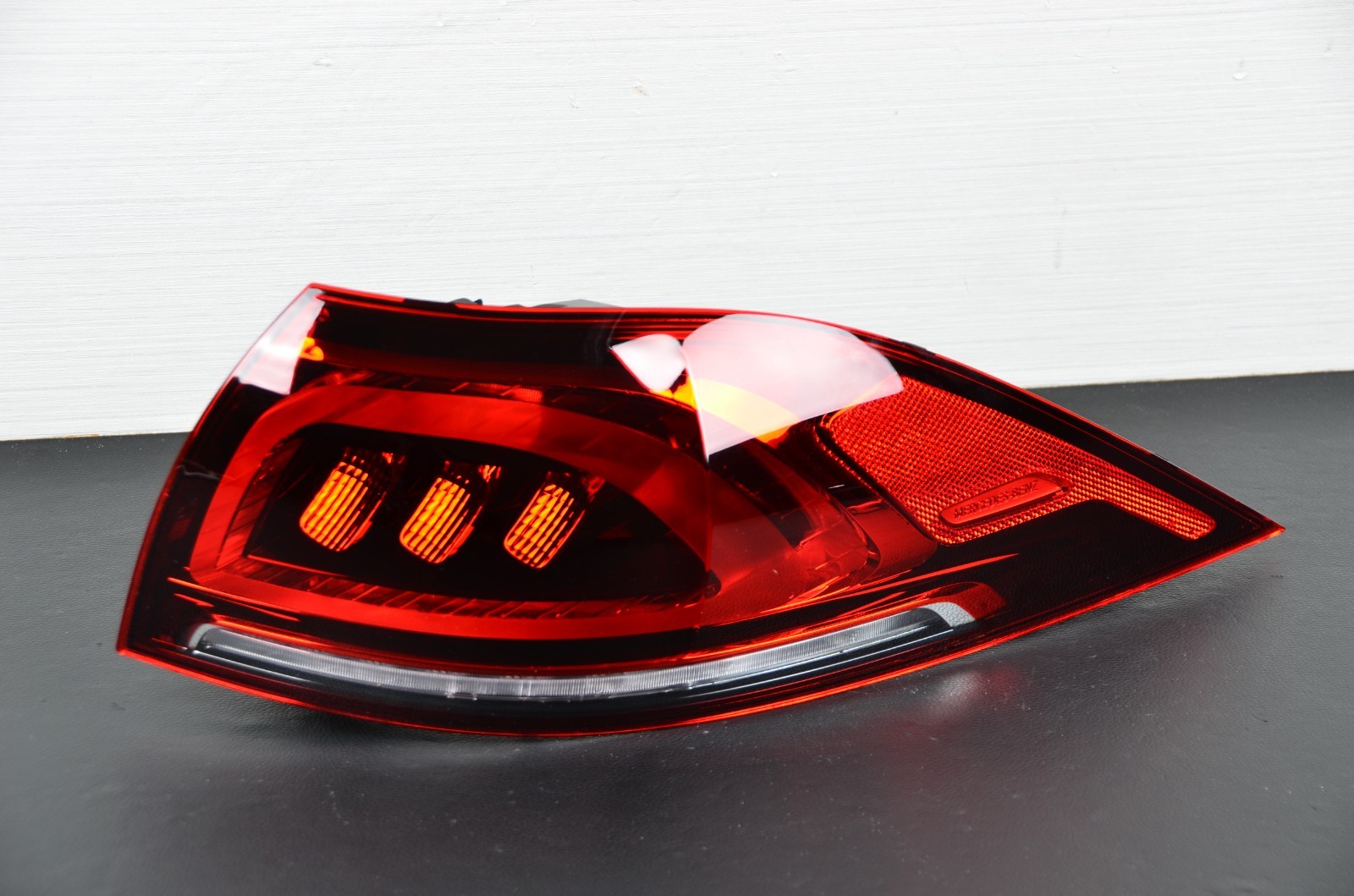 2020-2023 Mercedes-Benz GLE-Class LED Outer Tail Light Right Passenger Side OEM