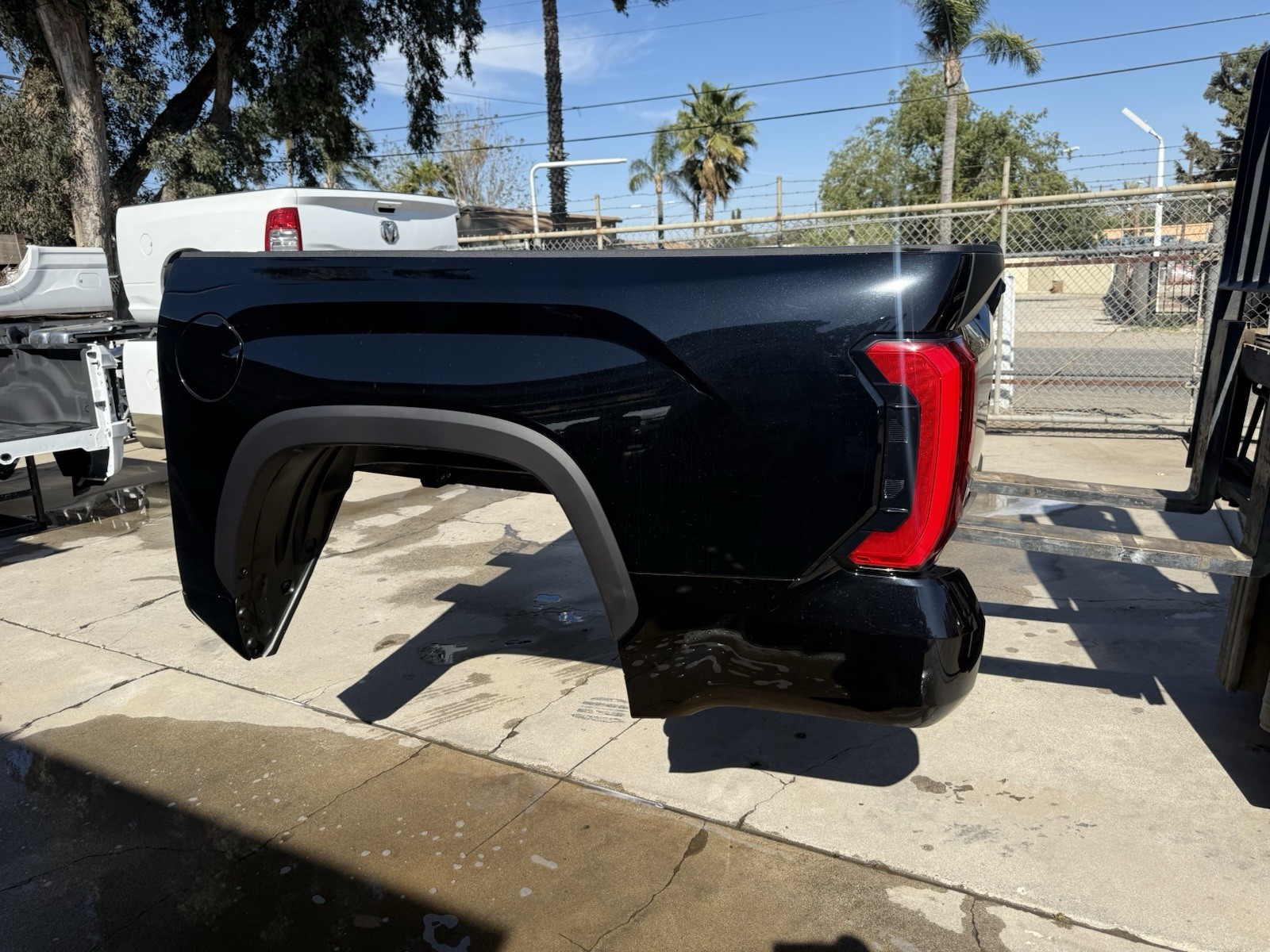 2022-26 TUNDRA CREWMAX TRUCK BED 5 1/2’ Pickup Bed, New Takeoff, Black