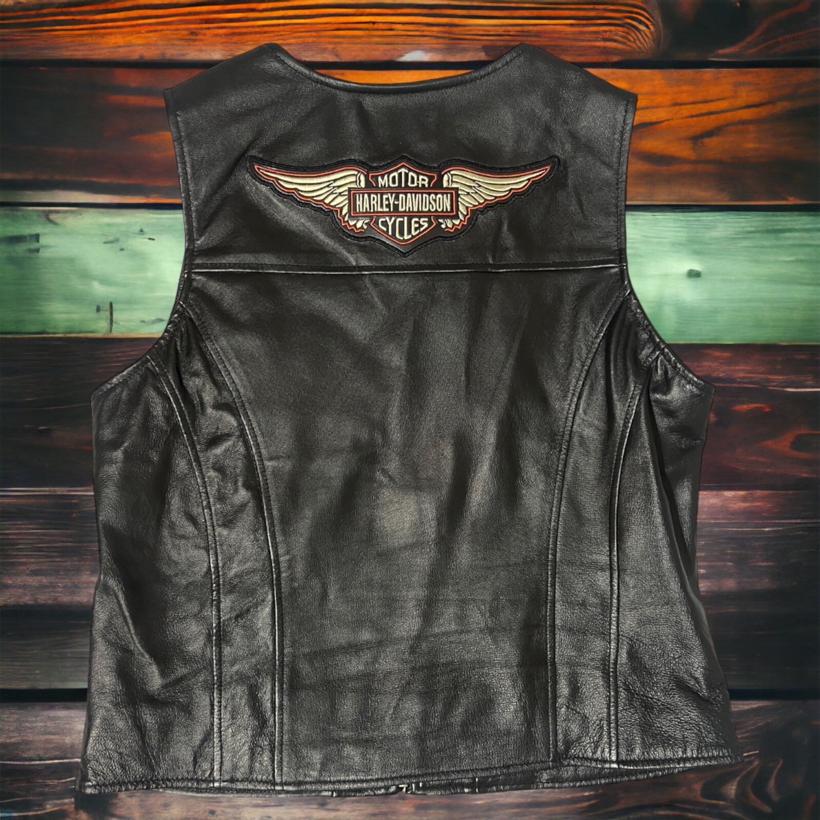 Harley-Davidson Women's Classic Wing Black Leather Vest Large ( H-D 98156-09VW ) Harley-Davidson Women's Classic Wing Black Leather Vest Large ( H-D 98156-09VW )