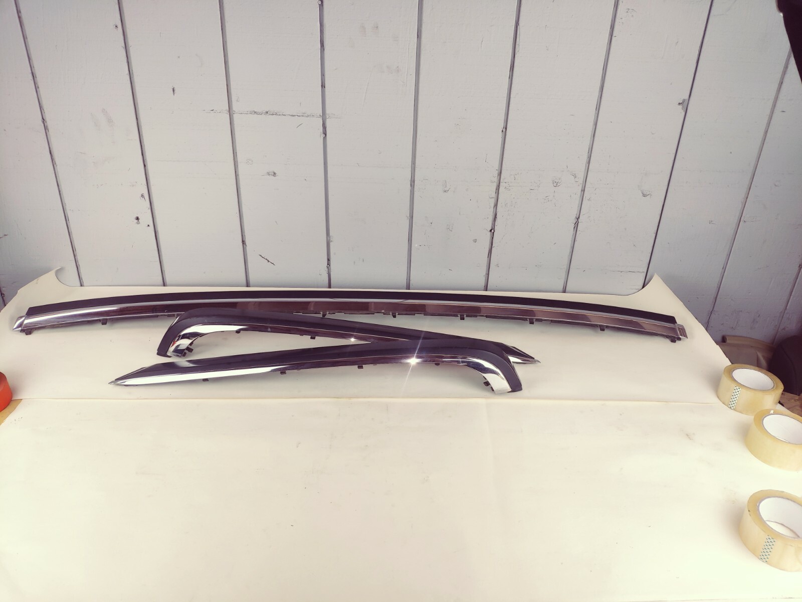 2001 BMW 750 REAR BAMPER MOLDING TRIM