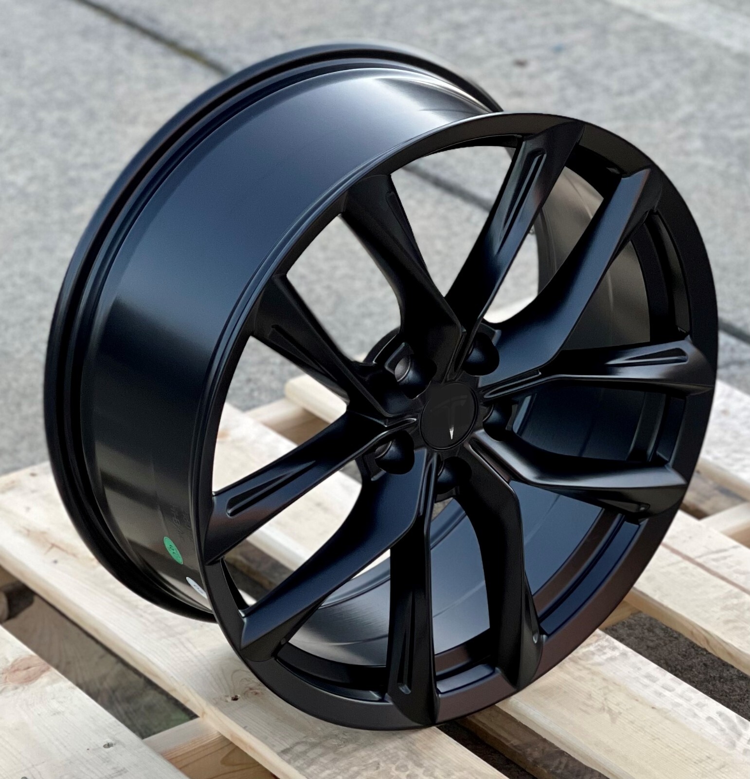 22x9 22x10 STAGGERED 22\