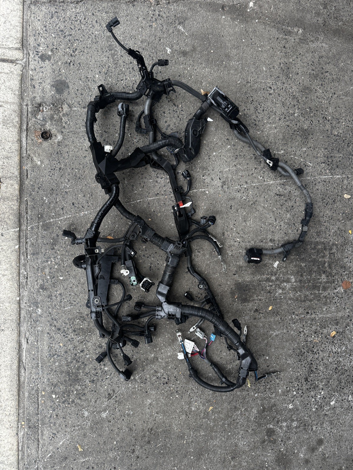 2020 2021 2022 TOYOTA HIGHLANDER HYBRID ENGINE WIRE HARNESS OEM Used 2020 2021 2022 TOYOTA HIGHLANDER HYBRID ENGINE WIRE HARNESS OEM Used