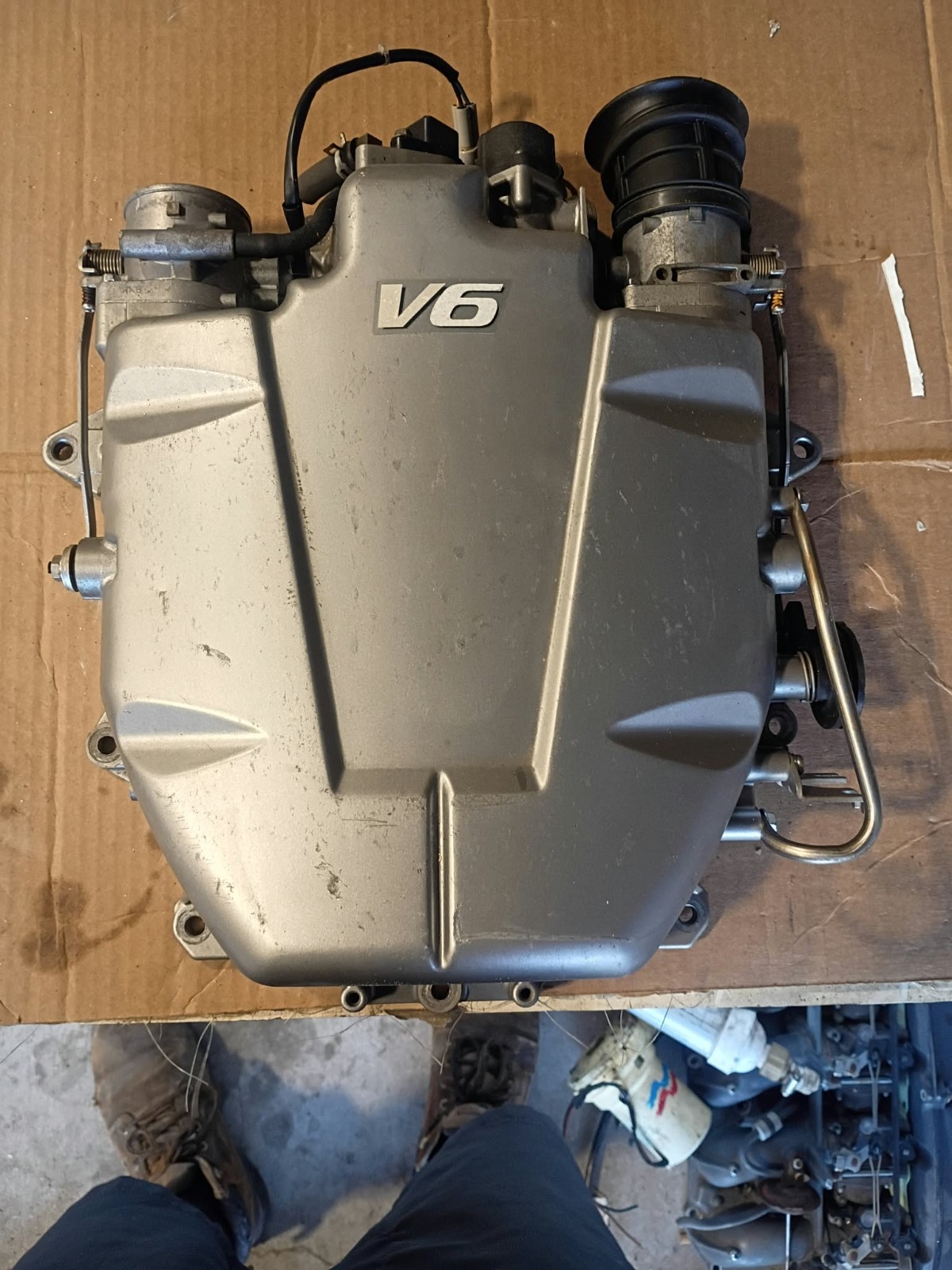 Honda BF200 BF225 V6 4-Stroke Outboard Air Intake Cover Plenum Throttle Body OEM