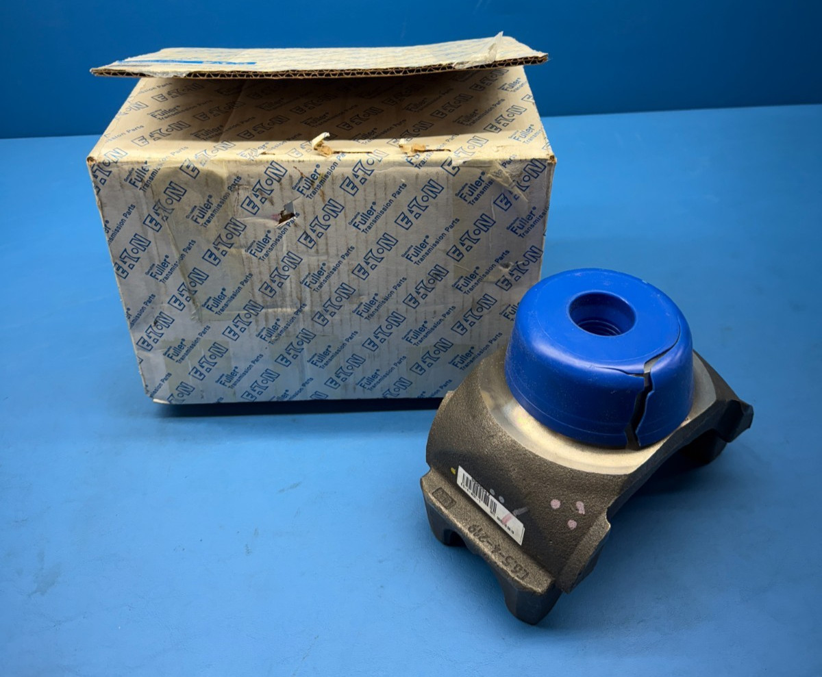Genuine Eaton FUL5505547 Universal Manual Transmission Joint Yoke Assembly