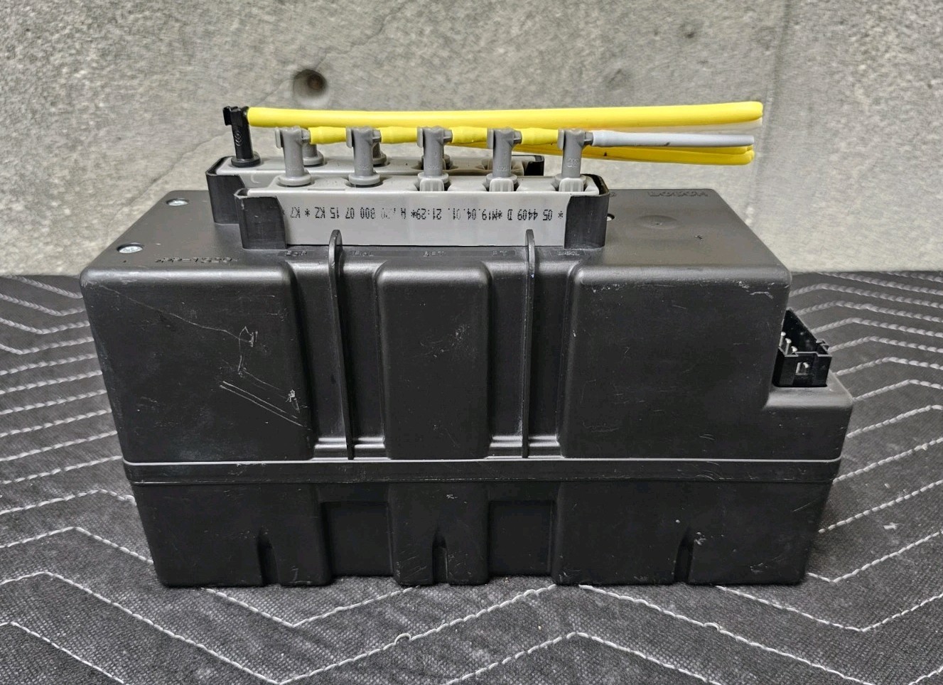 2000-06 Mercedes-Benz S500 W220 Genuine Vacuum Pump