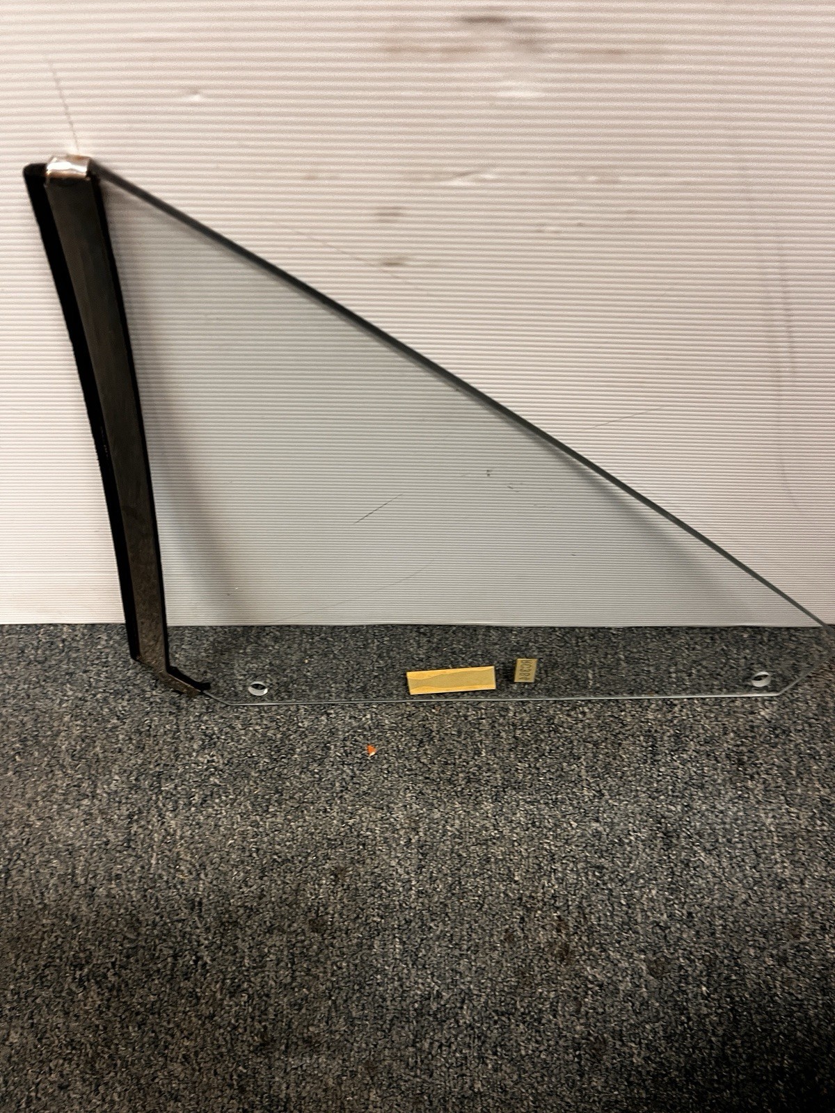 CHRYSLER DODGE PLYMOUTH 1964-70 RIGHT REAR QUARTER GLASS MOPAR
