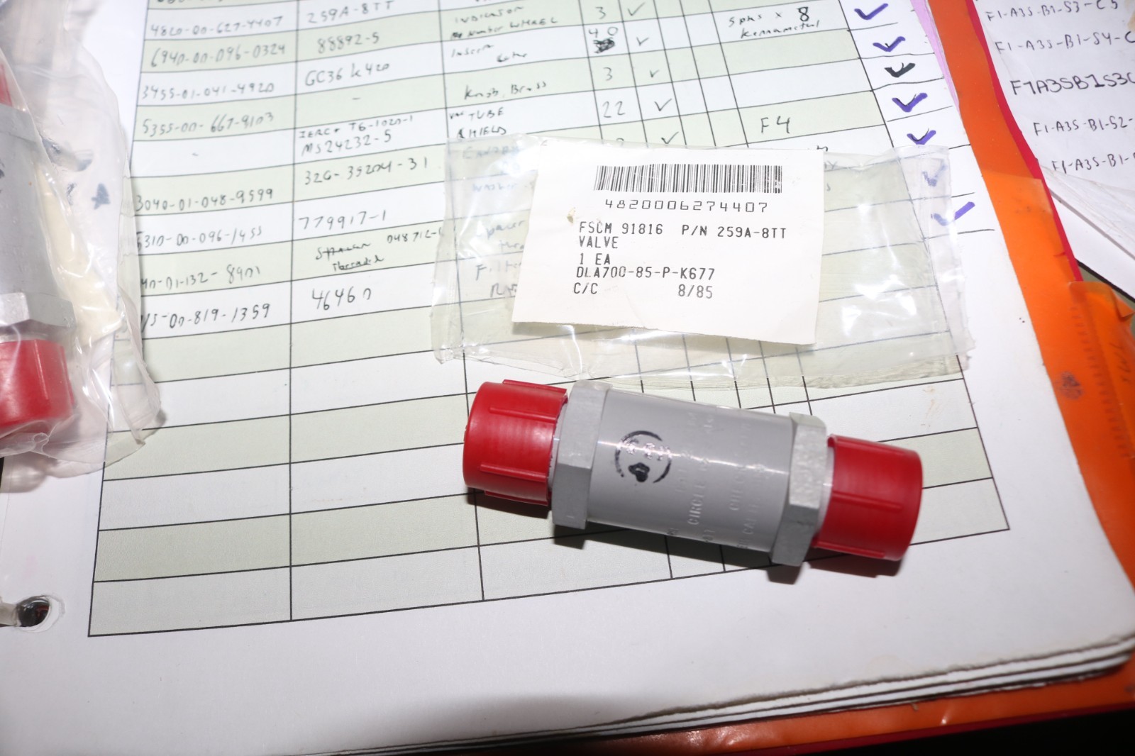 NOS Circle Seal 3000 PSI hydraulic check valve 259A-8TT Cessna 414