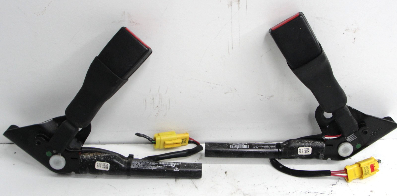 Dodge Caravan Town Country FRONT seatbelt BUCKLES pair right left buckle 11-20