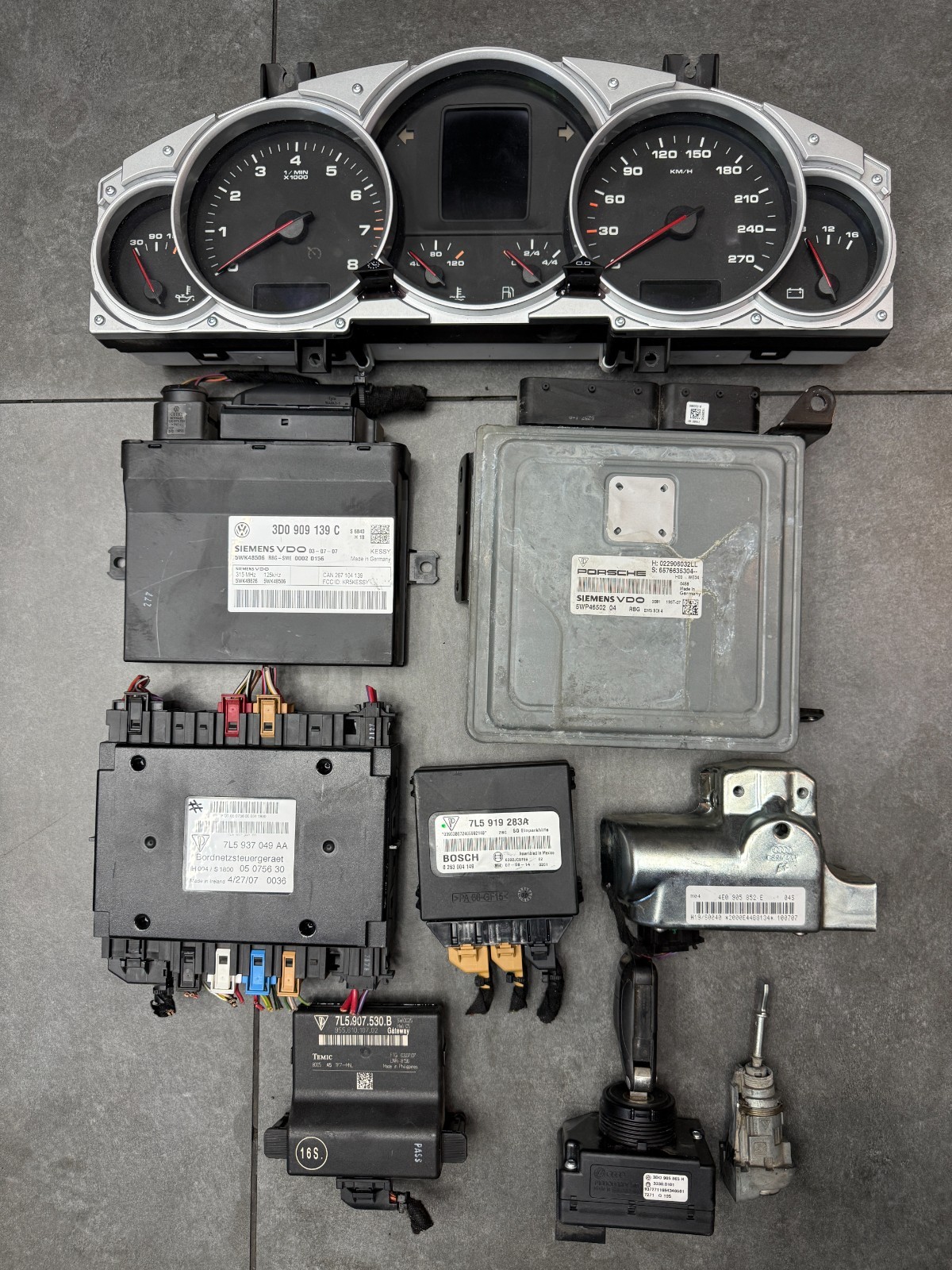 2007-2010 Porsche Cayenne S 957 4.8 V8 ECU KESSY Cluster Key Set 022906032LL
