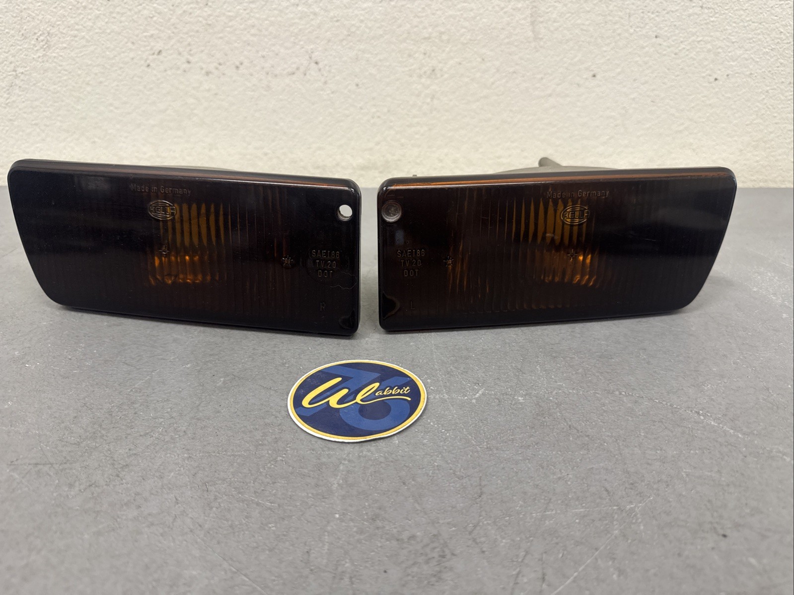 VW Corrado G60 Hella Right \\ Left Front Turn Signal  Indicator OEM 