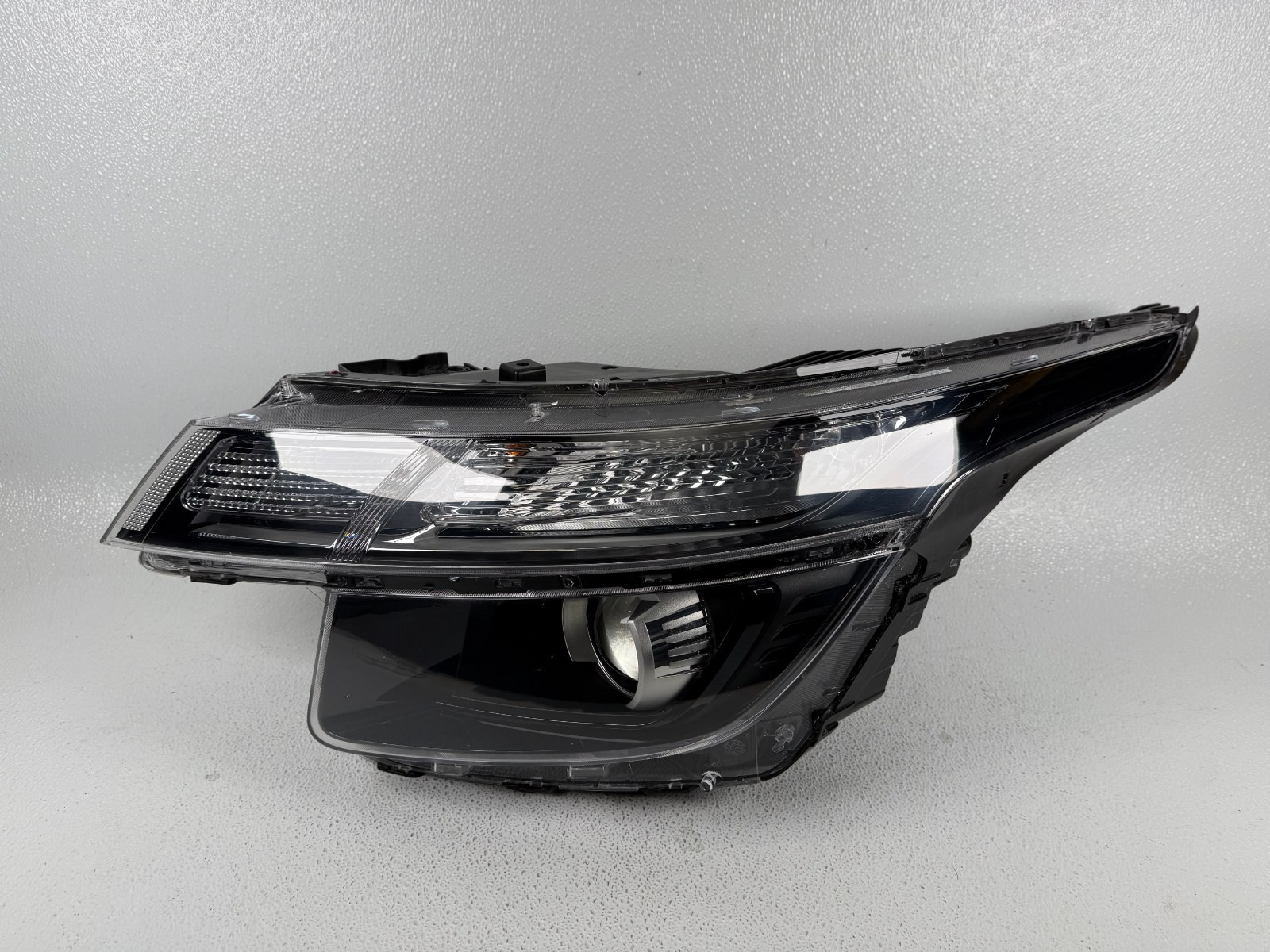 NICE 2021-2023 Kia Seltos Headlight LH Left Driver Side Halogen w/LED OEM