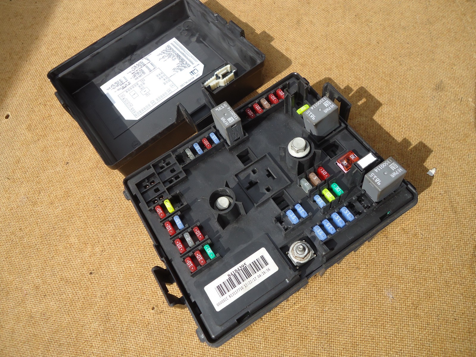 2013-2017 CHEVY GMC EXPRESS SAVANA 2500 3500 VAN INTERIOR FUSE BOX 84184395