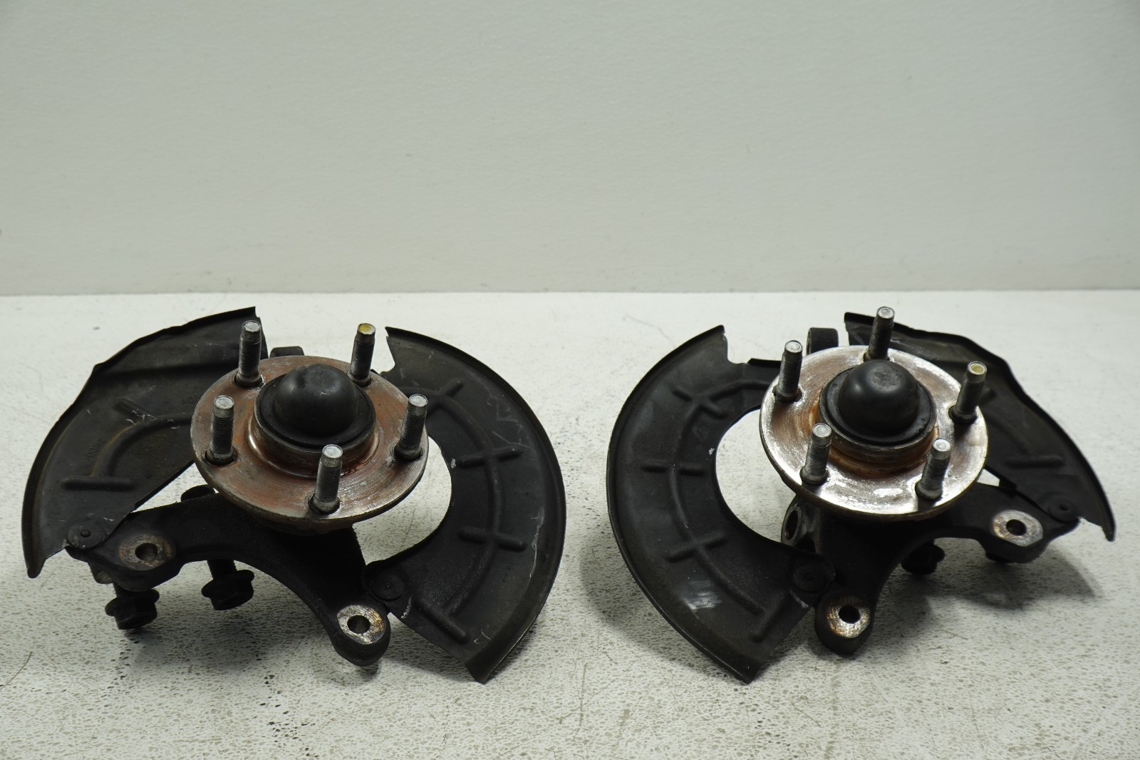 1996-2004 GT 4.6L OEM Ford Mustang Front Spindles Steering 5 Lug 96-04