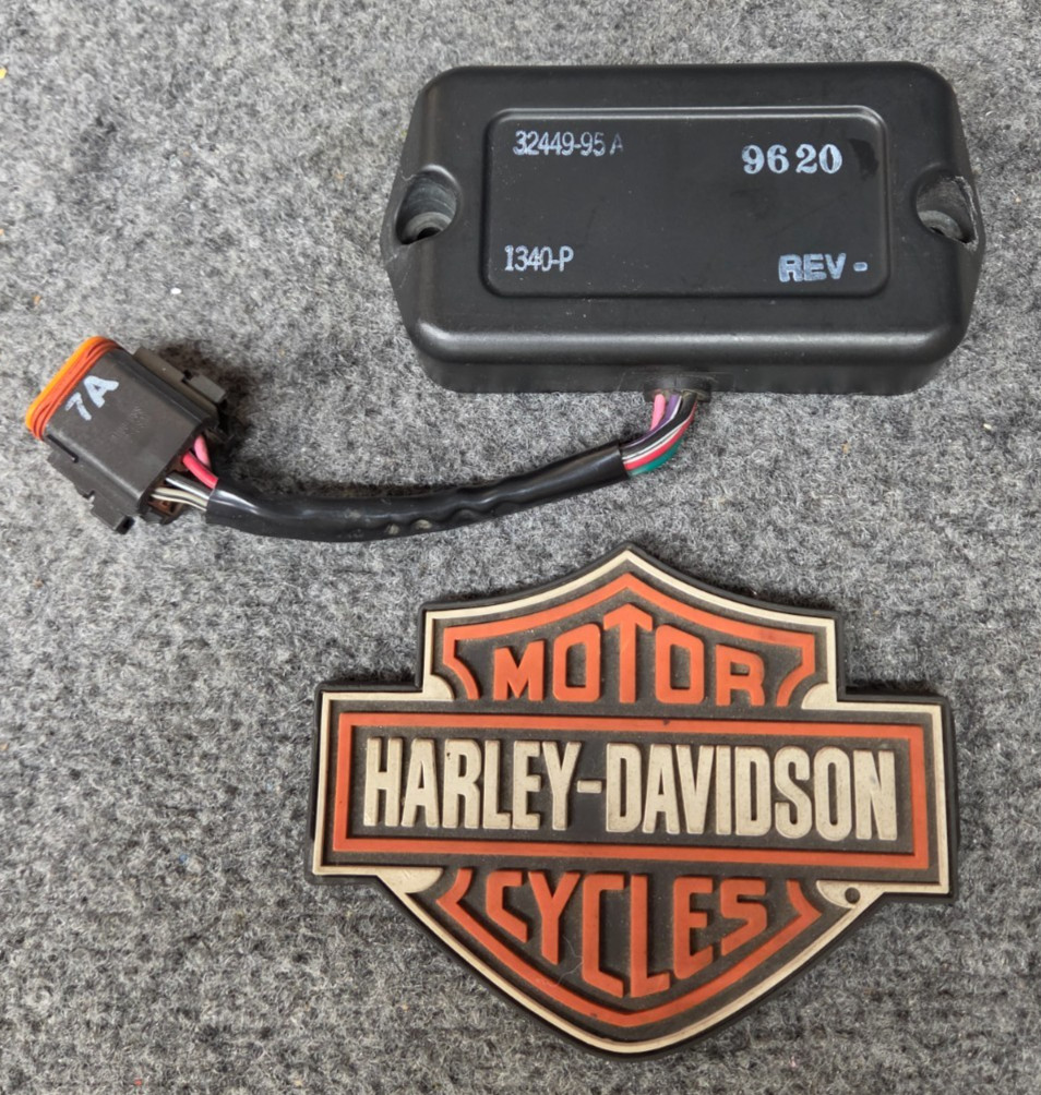 OEM HARLEY-DAVIDSON 95-99 DYNA FLH SOFTAIL CDI IGNITION CONTROL MODULE 32449-95A OEM HARLEY-DAVIDSON 95-99 DYNA FLH SOFTAIL CDI IGNITION CONTROL MODULE 32449-95A