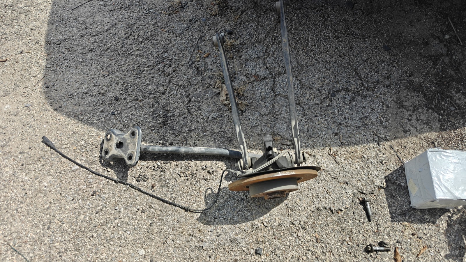 15-22 Jeep Renegade Left Driver Rear Suspension Knee 2.4L FWD 95k Miles OEM 15-22 Jeep Renegade Left Driver Rear Suspension Knee 2.4L FWD 95k Miles OEM