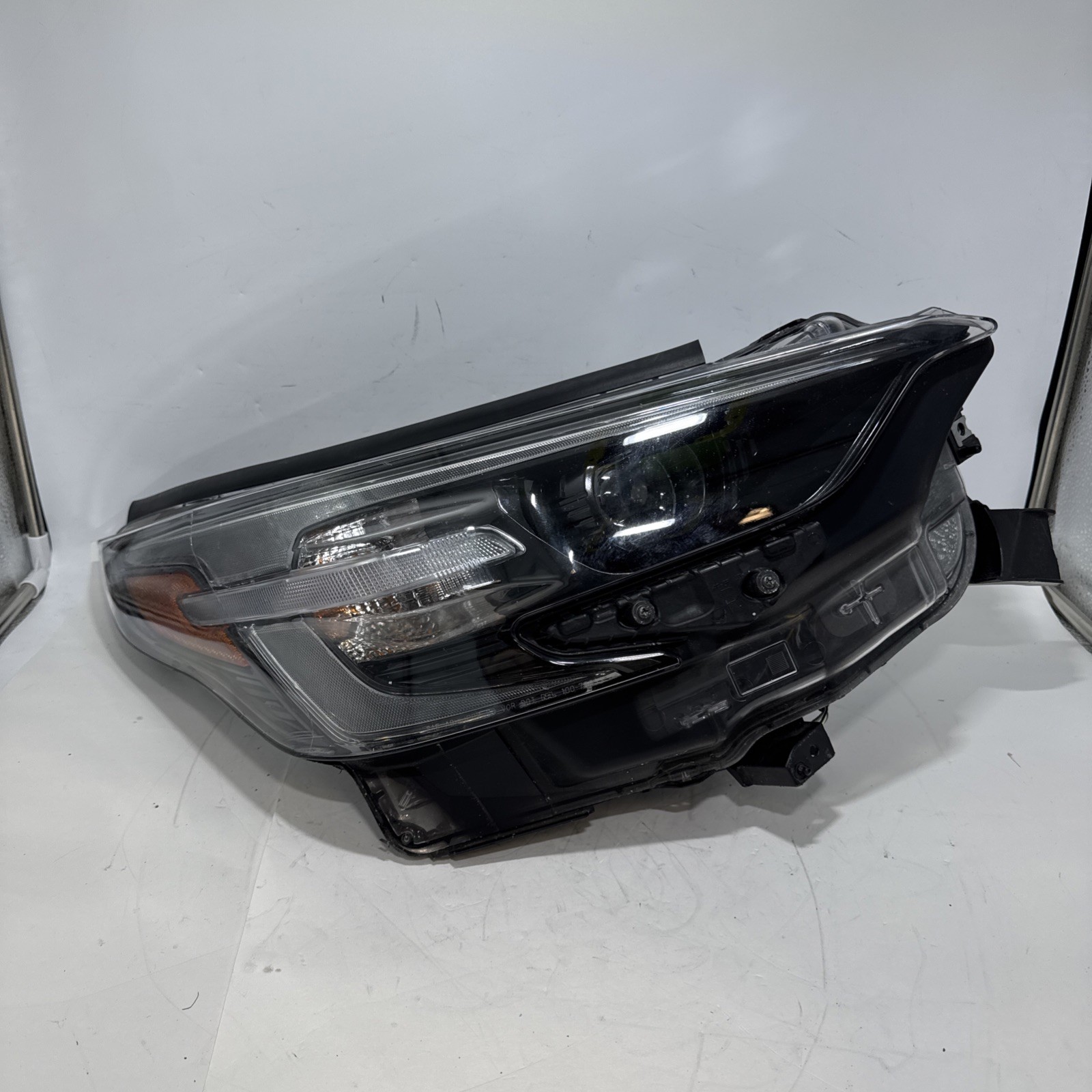 2023 2024 SUBARU OUTBACK FRONT RIGHT PASSENGER LED OEM