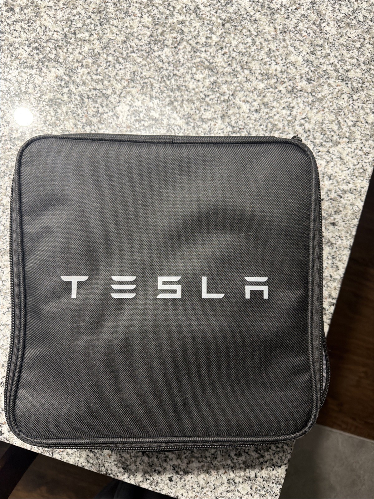 Genuine OEM Tesla Mobile Connector EV Charger 32A 120/240V w/ Case NEW