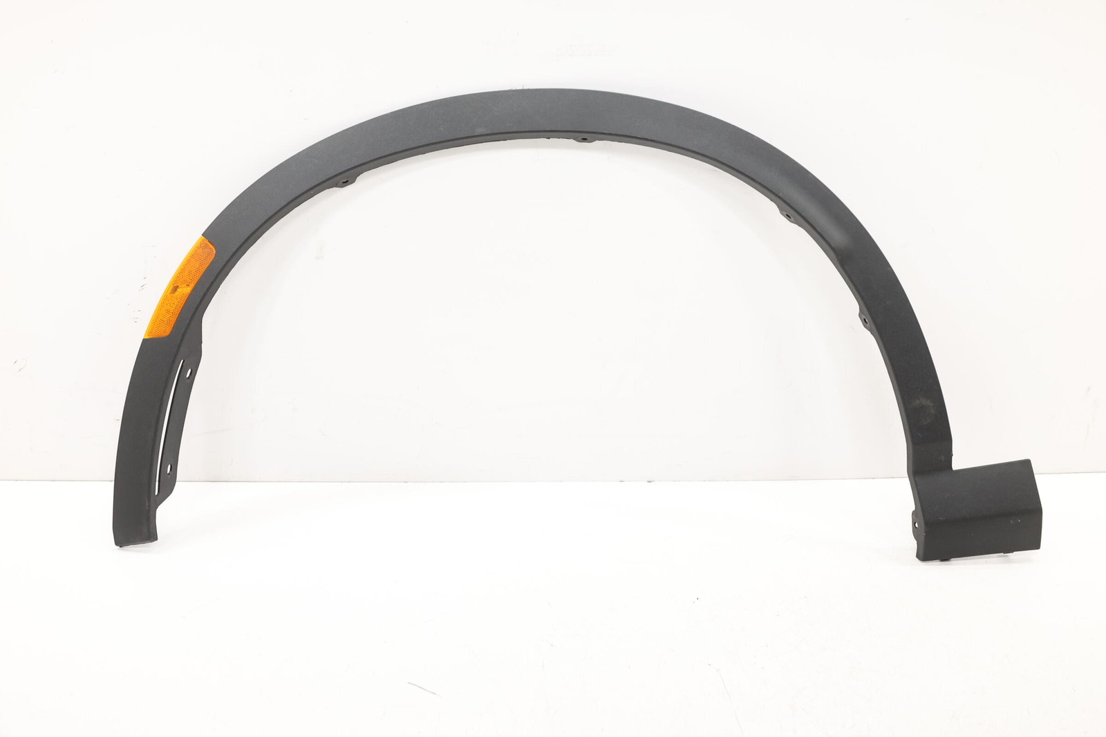 2023 - 2025 VINFAST VF 8 FRONT LEFT WHEEL ARCH FLARE MOLDING OEM BEX30006553
