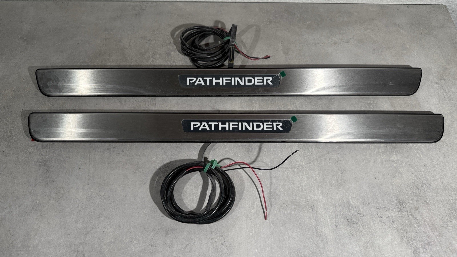 OEM NEW Illuminated Sill Plate Scuff Kick Pad Set 18-20 Pathfinder 999G6-XZ300