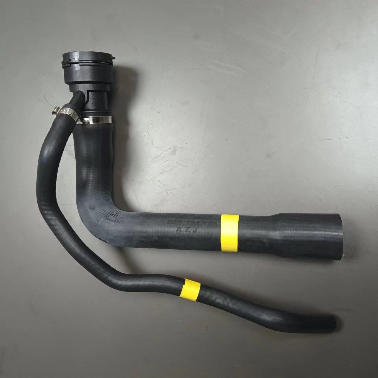 Water Hose Upper Radiator to Water Pipe to Expansion Tank for Audi A4 2002-2006 Water Hose Upper Radiator to Water Pipe to Expansion Tank for Audi A4 2002-2006
