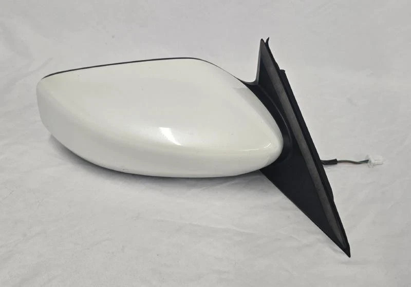 2013-2018 Nissan Altima Sedan RH Passenger Side View Mirror Door White OEM