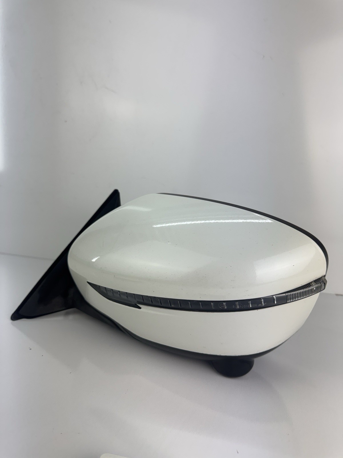 14 - 20 Nissan Rogue Heated Driver Side Mirror Camera Turn Signal Pearl White 14 - 20 Nissan Rogue Heated Driver Side Mirror Camera Turn Signal Pearl White