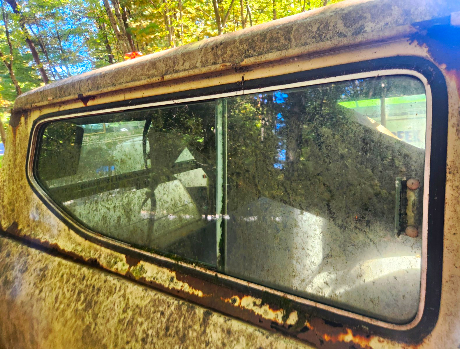 International Scout II Rear Sliding Windows