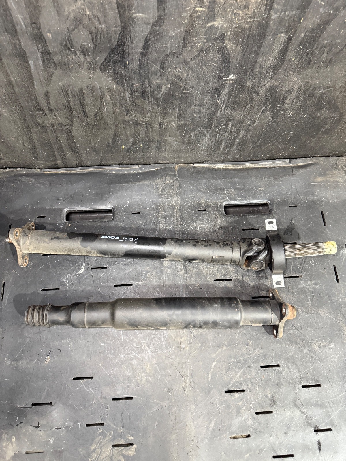 14-19 BMW F85 X5M F86 X6M Rear Driveshaft Assembly Prop Drive Shaft 7850370