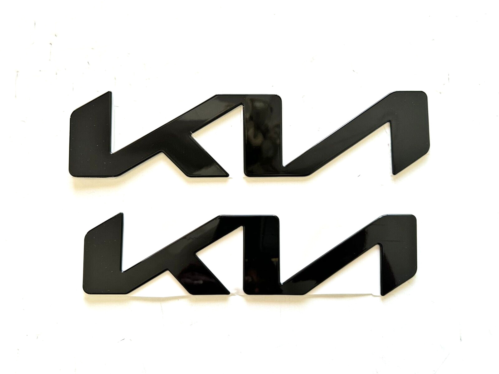 2PCS Gloss Black Replacement Front Rear Emblems For 2023-25 KIA Telluride X pro 2PCS Gloss Black Replacement Front Rear Emblems For 2023-25 KIA Telluride X pro