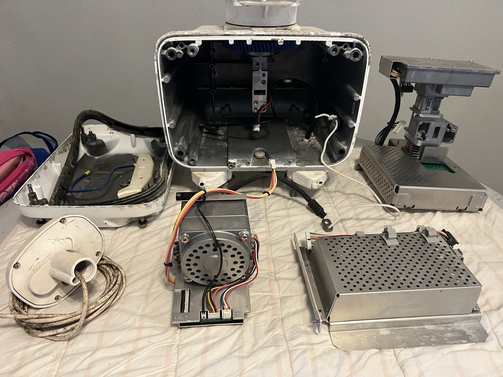 Furuno DRS6 Radar Components