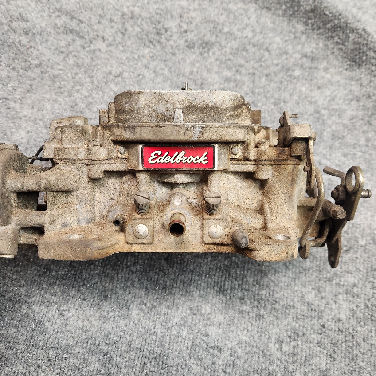Vintage Edelbrock Carbuerator Engine Parts Vintage Edelbrock Carbuerator Engine Parts
