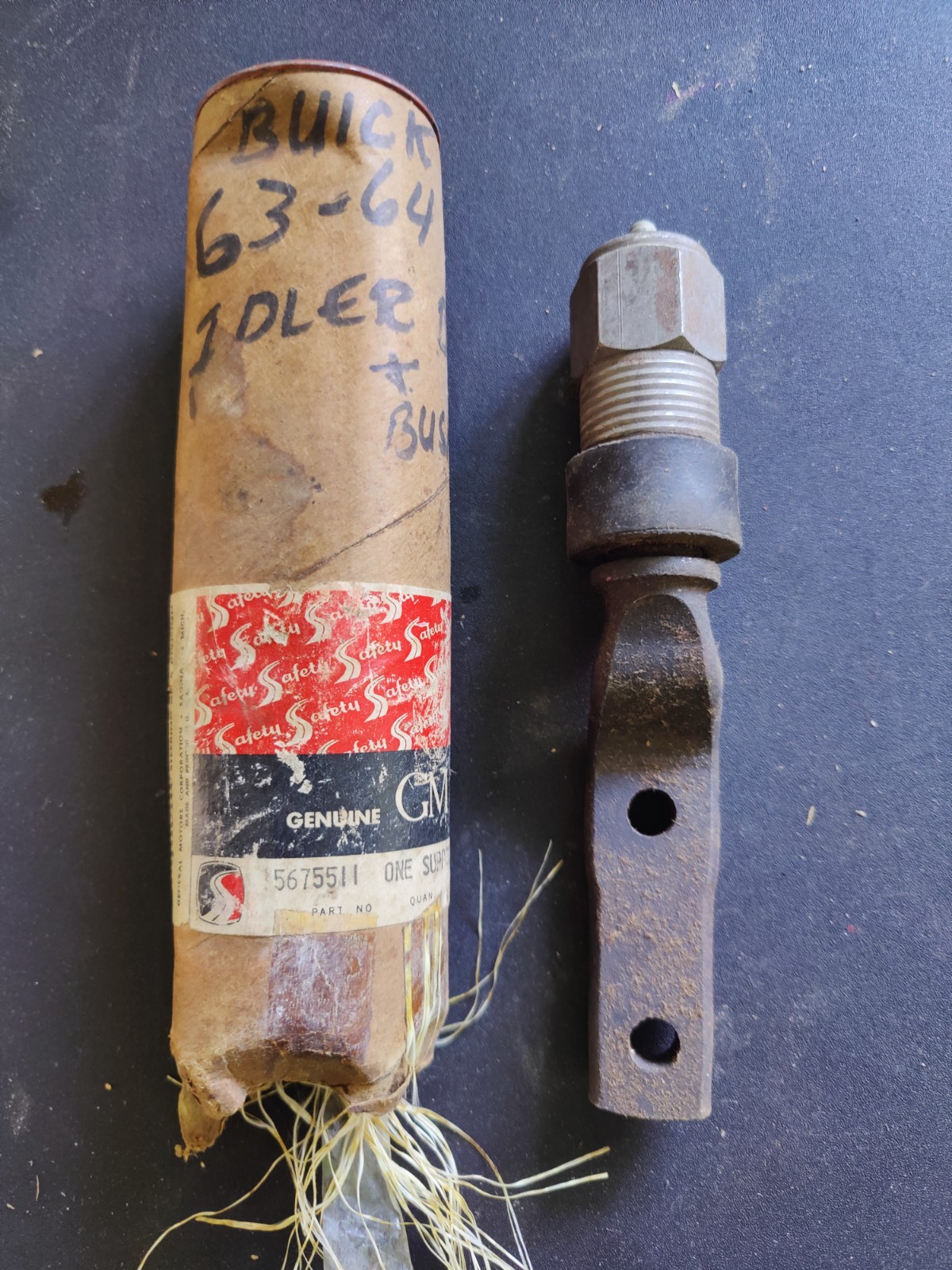 RARE NOS OEM 1963-64 Buick Idler Arm Bracket & Bushing GM Saginaw 5675511 RARE NOS OEM 1963-64 Buick Idler Arm Bracket & Bushing GM Saginaw 5675511