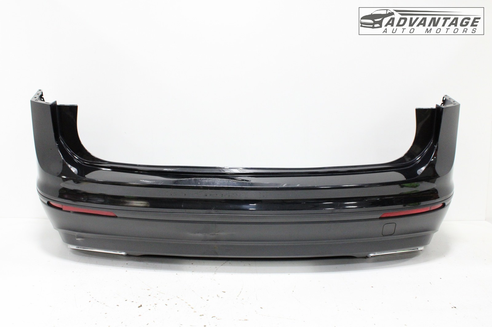 2018-2024 VOLKSWAGEN TIGUAN REAR BUMPER COVER PANEL W/ REFLECTOR LIGHT OEM