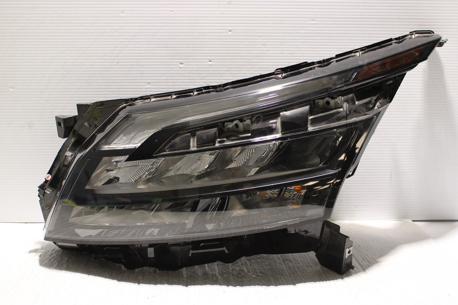 2022-2026 Nissan Pathfinder Left Side LED Headlight Assembly OEM 260606TA7B
