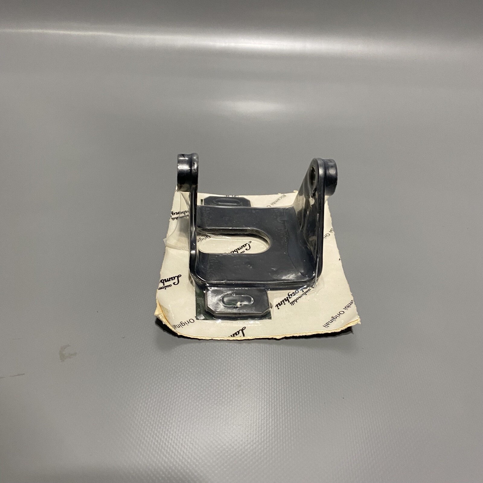 LAMBORGHINI MURCIELAGO LP640 ACTUATOR SUPPORT 086325191A