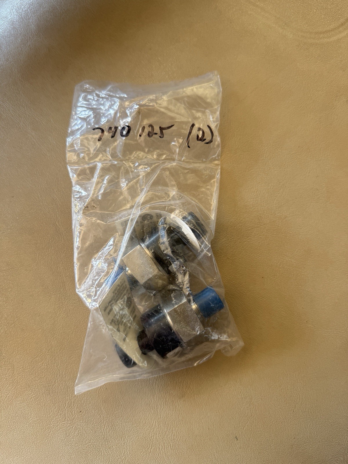 Waukesha 740125 2pcs Oil Transducers