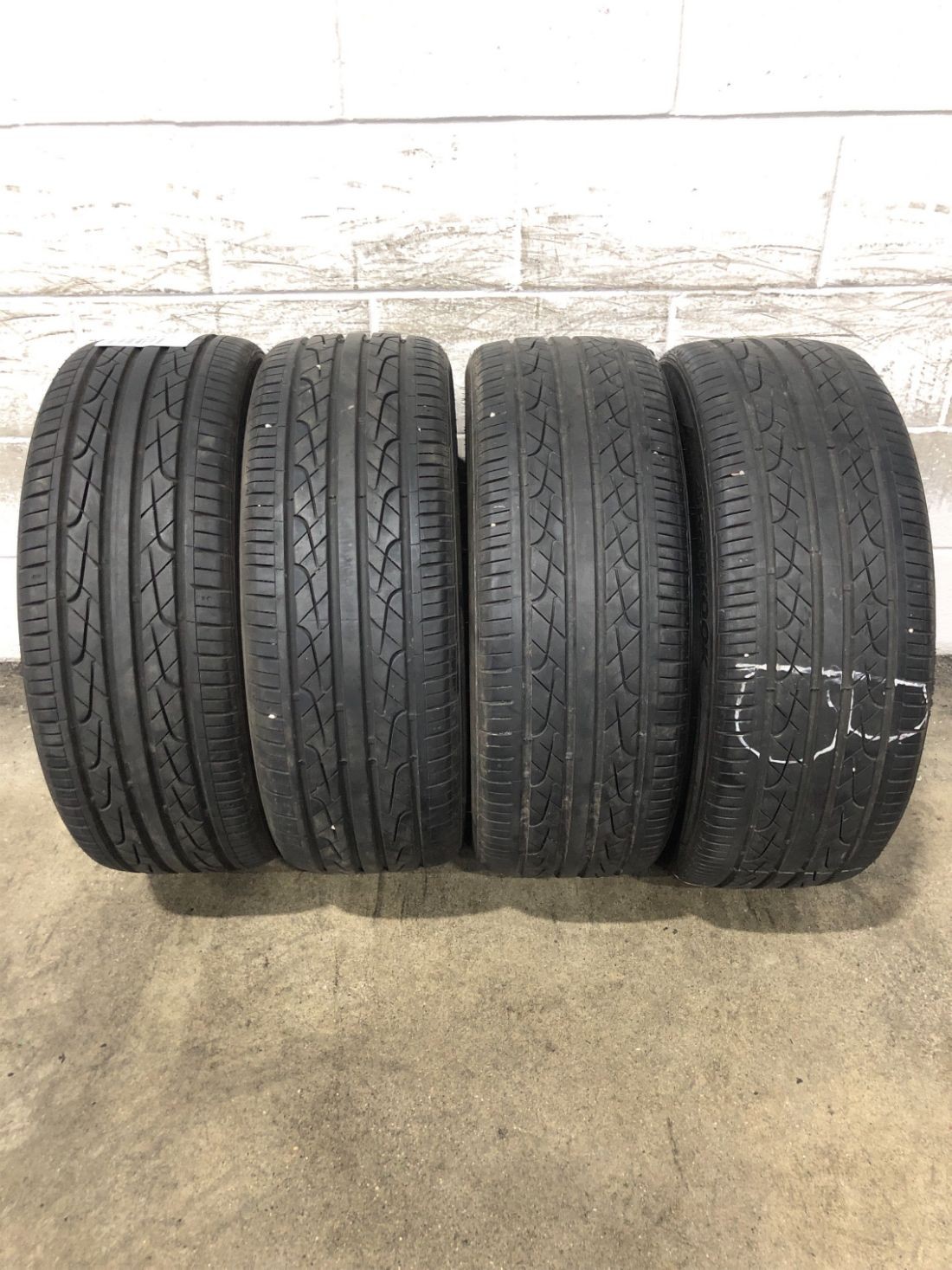 4x P215/45R18 Hankook Ventus V2 Concept 2 8/32 93 V Used Tires 2154518