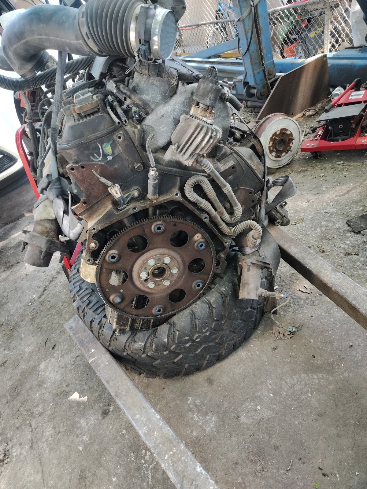 GM Vortec 8.1L L18 engine for 2001 2002 Chevrolet Express van or C3500HD 170k.mi