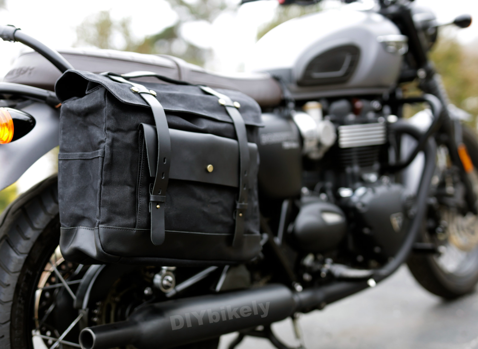 Universal Motorcycle Saddle Bag for Triumphs, BMW, Royal Enfield, Modern Classic